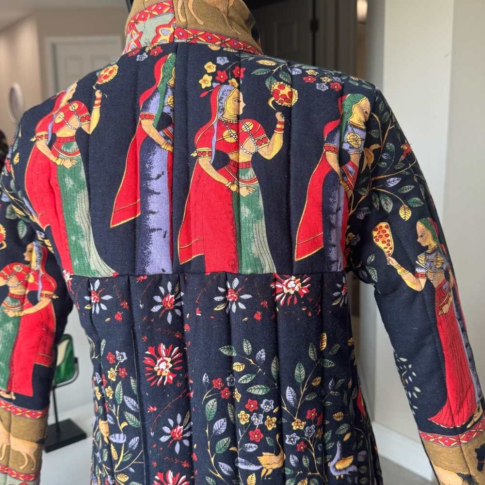🌸 MOVING SALE 🌸 Asian Inspired quilted Chinese Padded Jacket Size M, China Coat